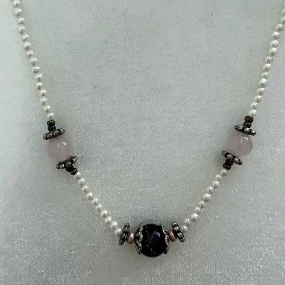 Jewelry - Beautiful seed bead wire necklace with Blue Center Bead and Metal 24 inch length
